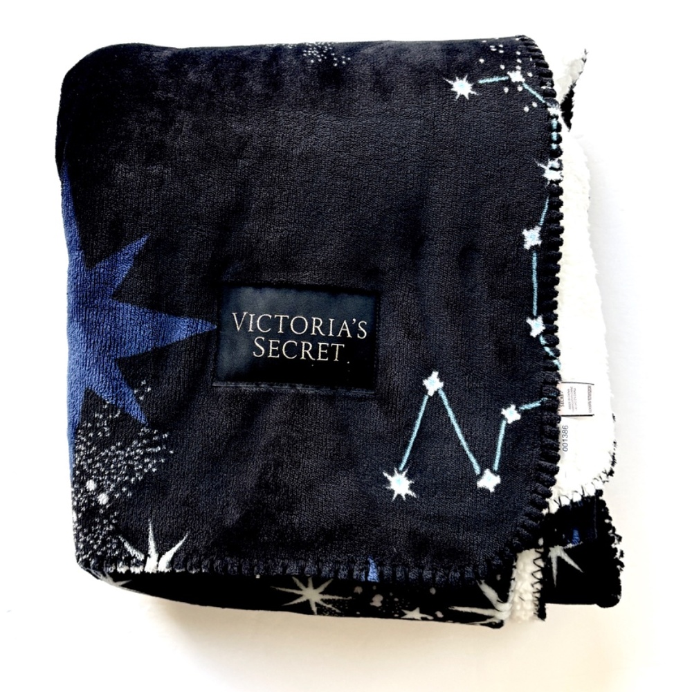 Victoria’s Secret Blanket Plush Sherpa Fleece Throw Black Celestial Moon Stars